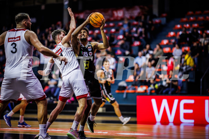 Basketball, Win2Day Superliga 2023/24, Grunddurchgang 4.Runde, BC Vienna, Flyers Wels, Davor Konjevic (31), Starlin Inoa Gil (15)