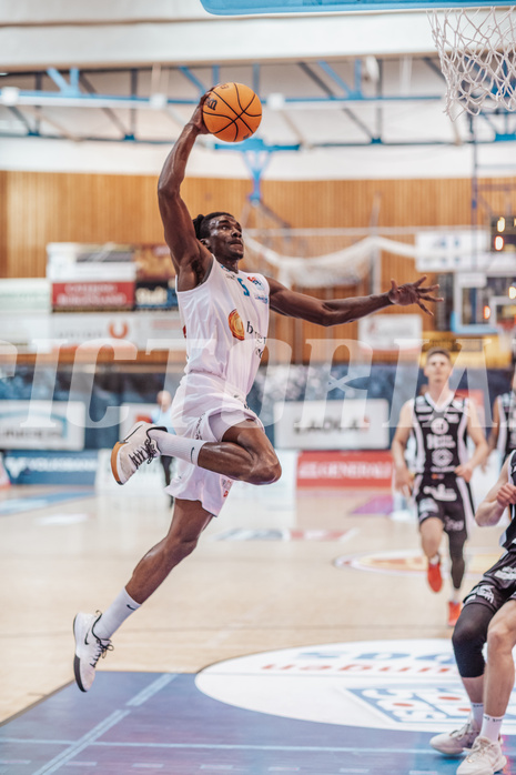 Basketball, Basketball Superliga 2023/24, Grundduchgang Runde 4., Oberwart Gunners, Kapfenberg Bulls, Shaquille Rombley (5)