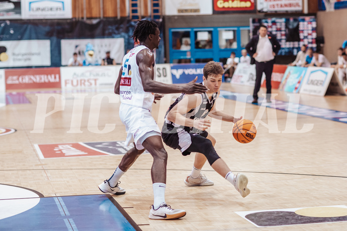 Basketball, Basketball Superliga 2023/24, Grundduchgang Runde 4., Oberwart Gunners, Kapfenberg Bulls, Shaquille Rombley (5), Ali Sow (6)