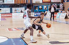 Basketball, Basketball Superliga 2023/24, Grundduchgang Runde 4., Oberwart Gunners, Kapfenberg Bulls, Shaquille Rombley (5), Ali Sow (6)