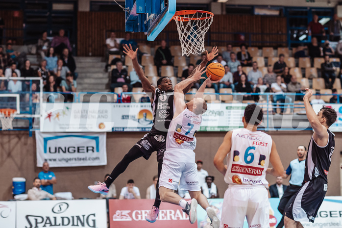 Basketball, Basketball Superliga 2023/24, Grundduchgang Runde 4., Oberwart Gunners, Kapfenberg Bulls, Rudi Williams (3), Sebastian Kaeferle (7)