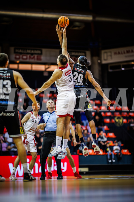 Basketball, Win2Day Superliga 2023/24, Grunddurchgang 4.Runde, BC Vienna, Flyers Wels, Jozo Rados (3), Christopher Ferguson (20)