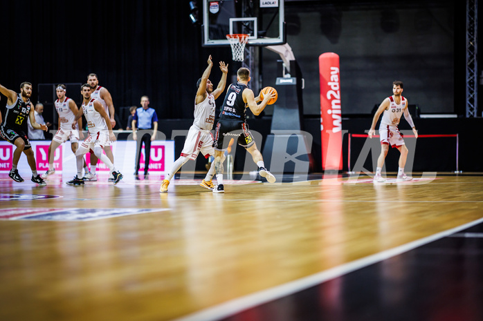 Basketball, Win2Day Superliga 2023/24, Grunddurchgang 4.Runde, BC Vienna, Flyers Wels, Mustafa Hassan Zadeh (1), Danilo Tepic (9)