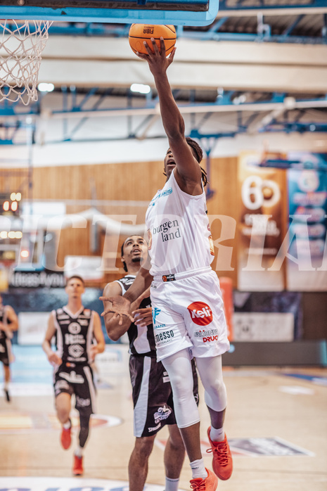 Basketball, Basketball Superliga 2023/24, Grundduchgang Runde 4., Oberwart Gunners, Kapfenberg Bulls, Ali Sow (6), James Graham (11)