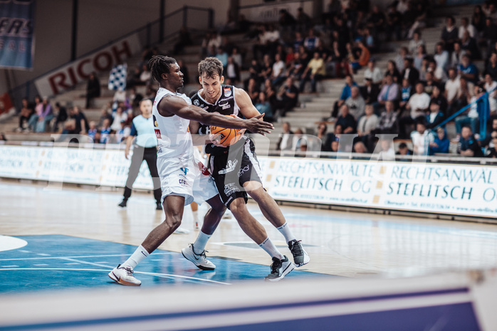 Basketball, Basketball Superliga 2023/24, Grundduchgang Runde 4., Oberwart Gunners, Kapfenberg Bulls, Shaquille Rombley (5), Nemanja Krstic (22)