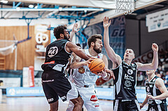 Basketball, Basketball Superliga 2023/24, Grundduchgang Runde 4., Oberwart Gunners, Kapfenberg Bulls, Johnny McCants (23), Daniel Koeppel (14), Noah Baumann (4)