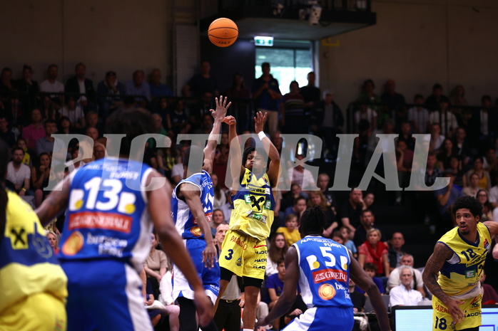 18.05.2024, Graz, Raiffeisen Sportpark, Basketball Superliga 2023/24, Playoffs, Finale, Spiel 1, UBSC Raiffeisen Graz - Unger Steel Gunners Oberwart
