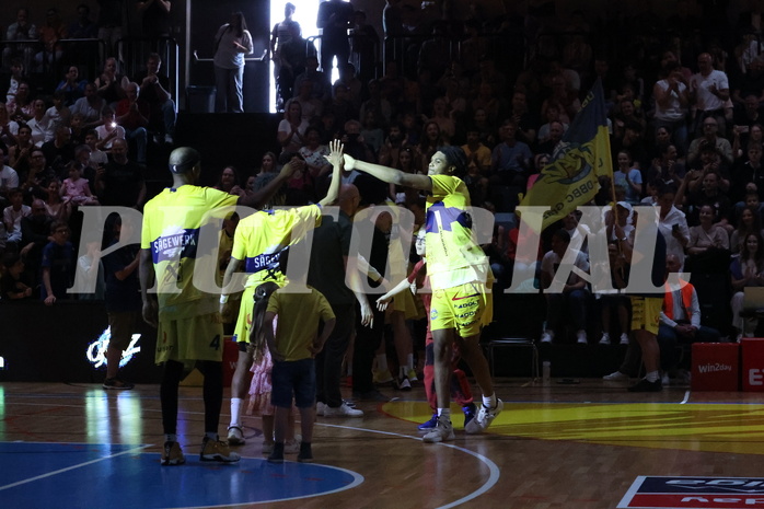 18.05.2024, Graz, Raiffeisen Sportpark, Basketball Superliga 2023/24, Playoffs, Finale, Spiel 1, UBSC Raiffeisen Graz - Unger Steel Gunners Oberwart