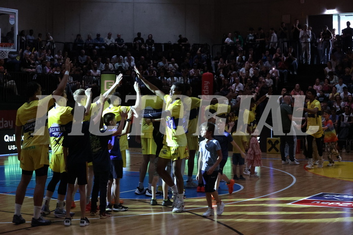 18.05.2024, Graz, Raiffeisen Sportpark, Basketball Superliga 2023/24, Playoffs, Finale, Spiel 1, UBSC Raiffeisen Graz - Unger Steel Gunners Oberwart