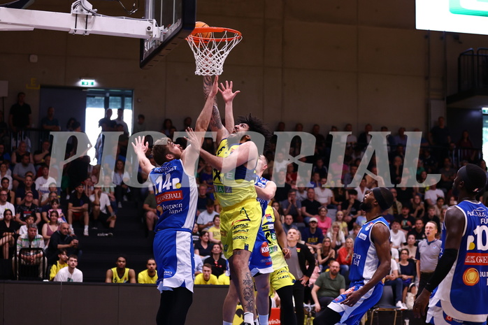 18.05.2024, Graz, Raiffeisen Sportpark, Basketball Superliga 2023/24, Playoffs, Finale, Spiel 1, UBSC Raiffeisen Graz - Unger Steel Gunners Oberwart