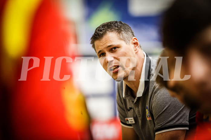 Basketball, bet-at-home Basketball Superliga 2021/22, Platzierungsrunde 9.Runde, SKN St. Pölten Basketball, Oberwart Gunners, Andreas Worenz (Head Coach)