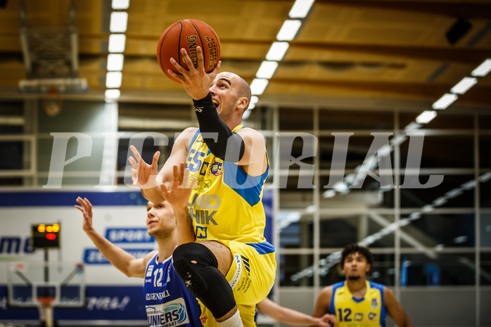 Basketball, bet-at-home Basketball Superliga 2021/22, Platzierungsrunde 9.Runde, SKN St. Pölten Basketball, Oberwart Gunners, Mate Mandic (55)