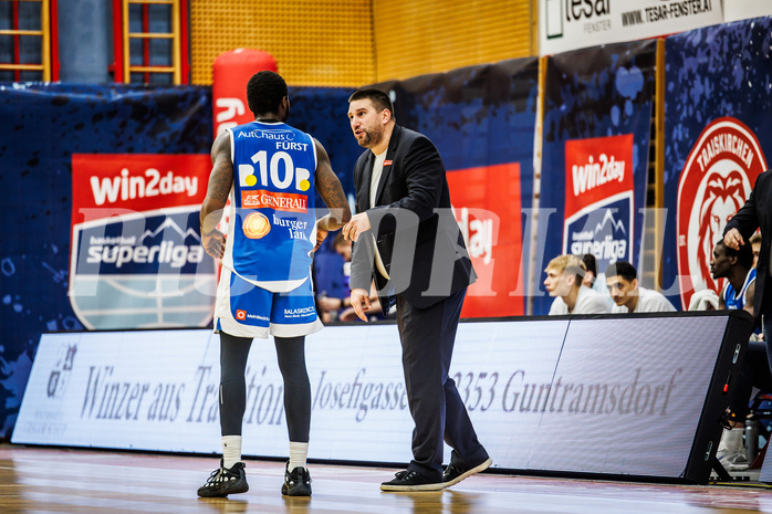 Basketball, win2day Basketball Superliga 2023/24, Grunddurchgang 6.Runde, Traiskirchen Lions, Oberwart Gunners, Horst Leitner (Head Coach)