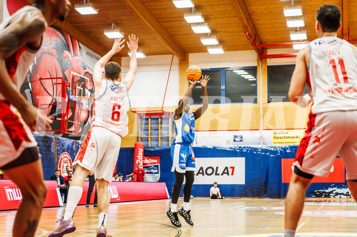 Basketball, win2day Basketball Superliga 2023/24, Grunddurchgang 6.Runde, Traiskirchen Lions, Oberwart Gunners, Tre’vion Lamar (10)