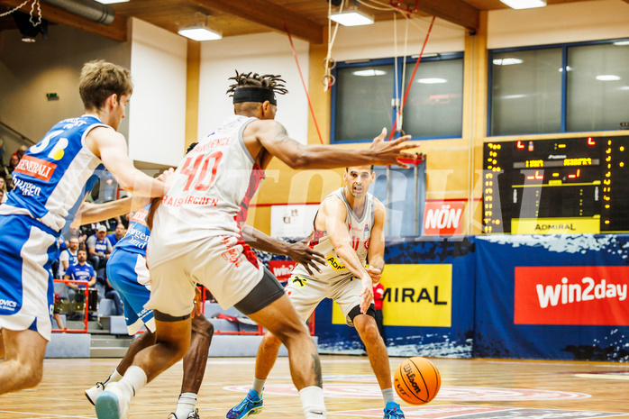 Basketball, win2day Basketball Superliga 2023/24, Grunddurchgang 6.Runde, Traiskirchen Lions, Oberwart Gunners, Fabricio Vay (11)