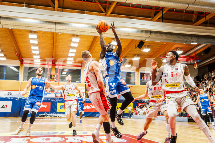 Basketball, win2day Basketball Superliga 2023/24, Grunddurchgang 6.Runde, Traiskirchen Lions, Oberwart Gunners, Tre’vion Lamar (10)