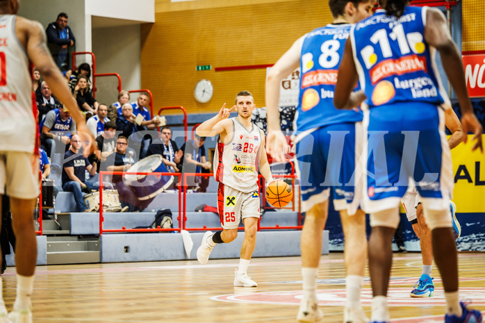 Basketball, win2day Basketball Superliga 2023/24, Grunddurchgang 6.Runde, Traiskirchen Lions, Oberwart Gunners, Edgars Lasenbergs (25)