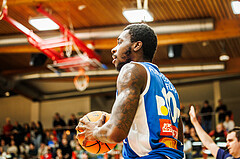 Basketball, win2day Basketball Superliga 2023/24, Grunddurchgang 6.Runde, Traiskirchen Lions, Oberwart Gunners, Tre’vion Lamar (10)