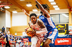 Basketball, win2day Basketball Superliga 2023/24, Grunddurchgang 6.Runde, Traiskirchen Lions, Oberwart Gunners, Davon Clare (5)