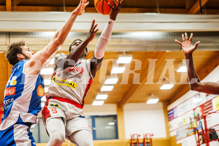 Basketball, win2day Basketball Superliga 2023/24, Grunddurchgang 6.Runde, Traiskirchen Lions, Oberwart Gunners, Davon Clare (5)