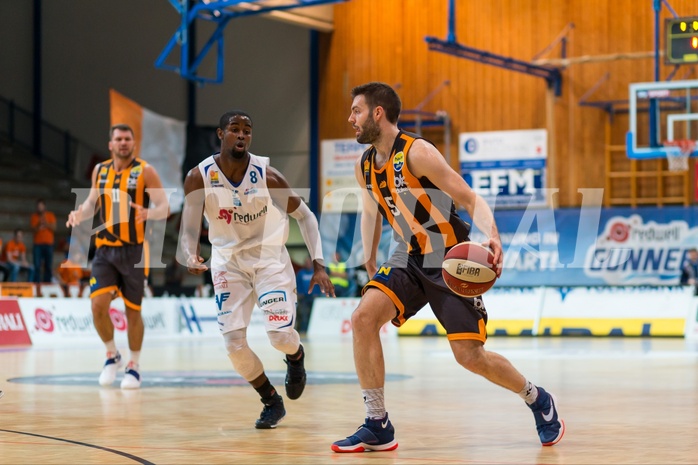 Basketball, ABL 2016/17, Grunddurchgang 2.Runde, Oberwart Gunners, Klosterneuburg Dukes, Romed Vieider (5), Christopher McNealy (8)