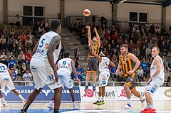 Basketball, ABL 2016/17, Grunddurchgang 2.Runde, Oberwart Gunners, Klosterneuburg Dukes, Romed Vieider (5), Derek Jackson Jr. (6)