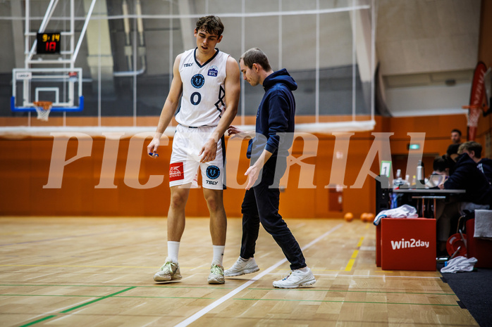 Basketball, Basketball Zweite Liga 2024/25, Grunddurchgang 3.Runde, Vienna Timberwolves, Vienna United, Valentin Siegmund (0), Justin Schlünken (Head Coach)