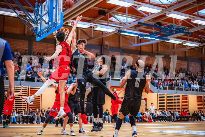 Basketball, Basketball Zweite Liga 2022/23, Playoff Viertelfinale Spiel 3, Mistelbach Mustangs, Wörthersee Piraten, Maximilian Girschik (9), Nick Cevizovic (7)