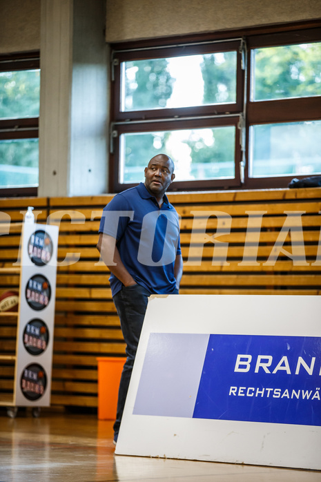 Basketball, Basketball Zweite Liga, Grunddurchgang 1.Runde, Mattersburg Rocks, Deutsch Wagram Alligators, James WILLIAMS (Headcoach)