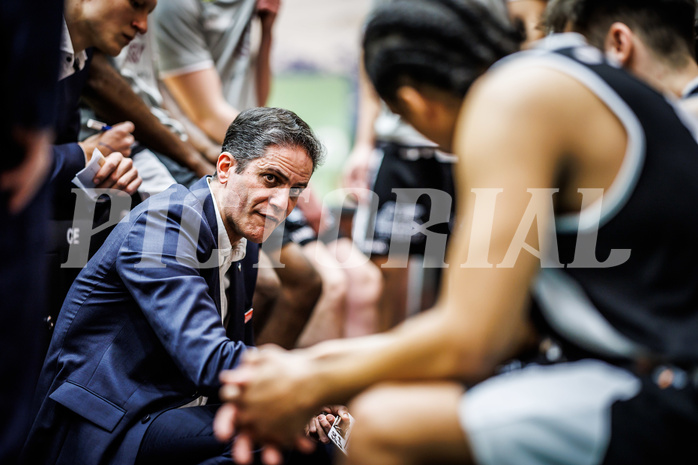 Basketball, Win2Day Superliga 2023/24, Grunddurchgang 21.Runde, Vienna Timberwolves, Kapfenberg Bulls, Antonio Herrera (Head Coach)