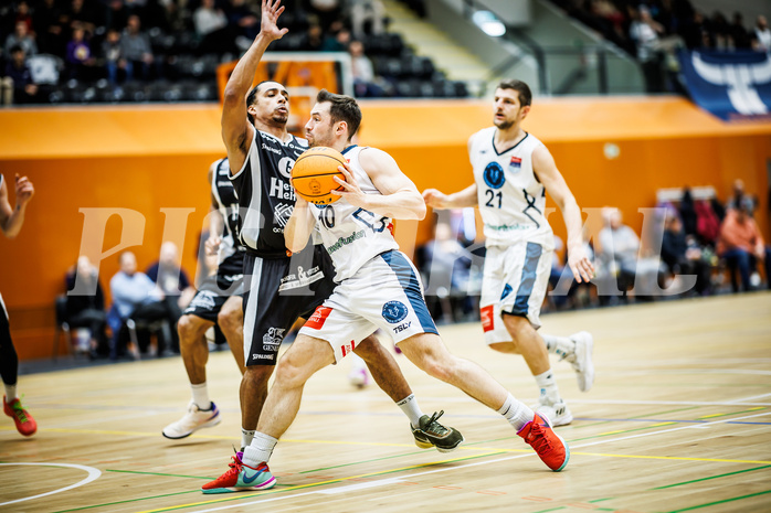 Basketball, Win2Day Superliga 2023/24, Grunddurchgang 21.Runde, Vienna Timberwolves, Kapfenberg Bulls, Ali Sow (6), Jakob Szkutta (10)