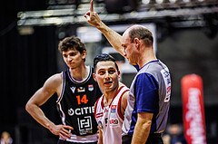 Basketball, Win2Day Superliga 2024/25, Grunddurchgang 10.Runde, BC Vienna, Fürstenfeld Panthers, Mustafa Hassan Zadeh (5), Schiedsrichter