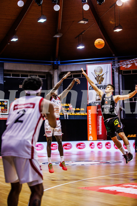Basketball, Win2Day Superliga 2024/25, Grunddurchgang 10.Runde, BC Vienna, Fürstenfeld Panthers, Julio Calver de Assis Afonso (11), Armin Hrstic (4)