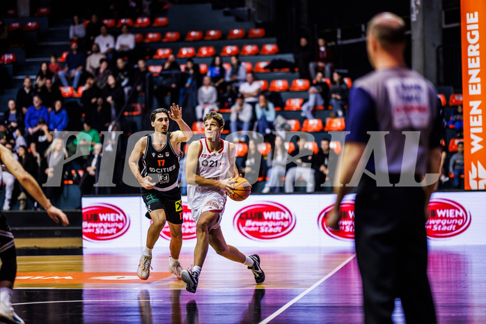 Basketball, Win2Day Superliga 2024/25, Grunddurchgang 10.Runde, BC Vienna, Fürstenfeld Panthers, Mario Spaleta (17), Aron Stazic (21)