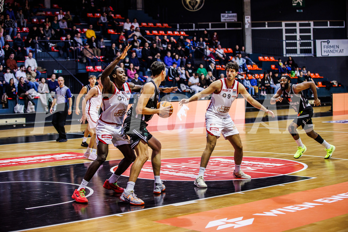 Basketball, Win2Day Superliga 2024/25, Grunddurchgang 10.Runde, BC Vienna, Fürstenfeld Panthers, Julio Calver de Assis Afonso (11), Mario Spaleta (17), Leon Bulic (9)