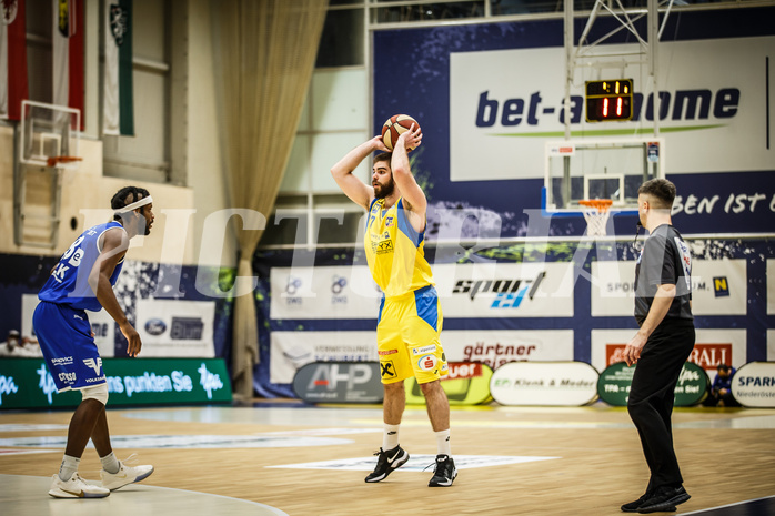 Basketball, bet-at-home Basketball Superliga 2019/20, Viertelfinale 4. Spiel, SKN St. Pölten Basketball, Oberwart Gunners, Jakob Wonisch (17)