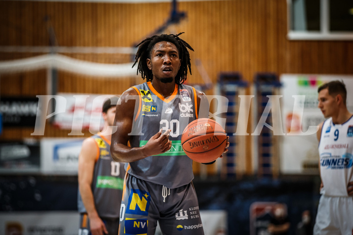 Basketball, bet-at-home Basketball Superliga 2021/22, Grunddurchgang Runde 16, Oberwart Gunners, Klosterneuburg Dukes, James Murray-Boyles (30)