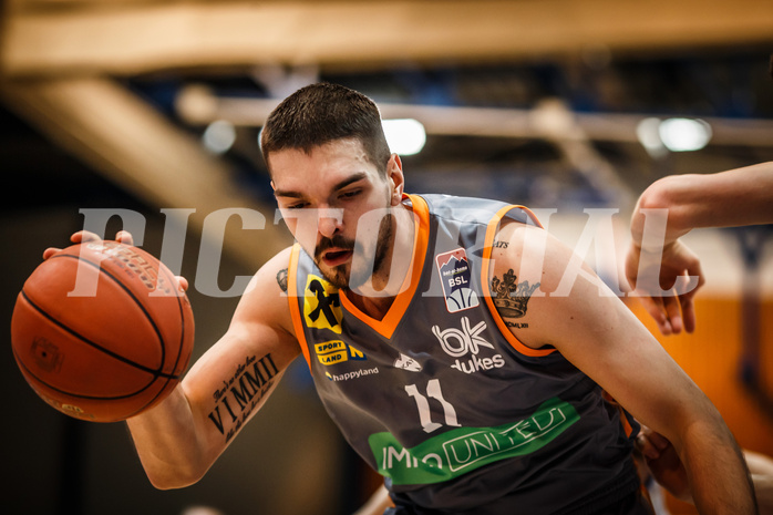 Basketball, bet-at-home Basketball Superliga 2021/22, Grunddurchgang Runde 16, Oberwart Gunners, Klosterneuburg Dukes, Benjamin Blazevic (11)