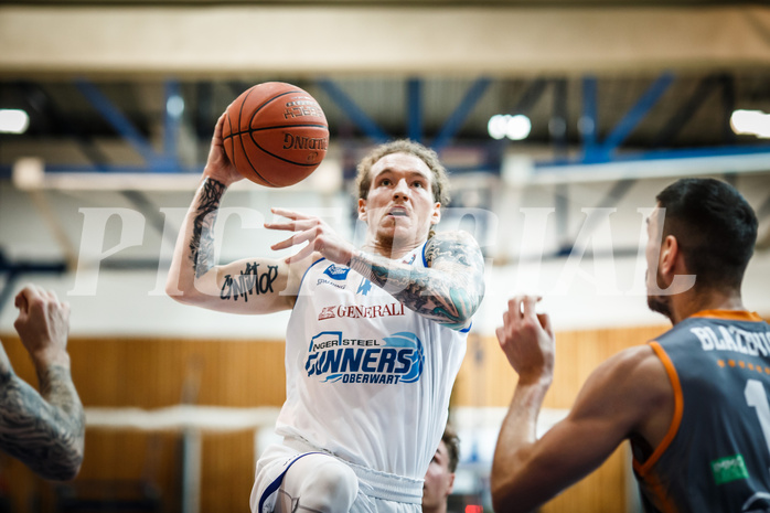 Basketball, bet-at-home Basketball Superliga 2021/22, Grunddurchgang Runde 16, Oberwart Gunners, Klosterneuburg Dukes, Travis Atson (4)