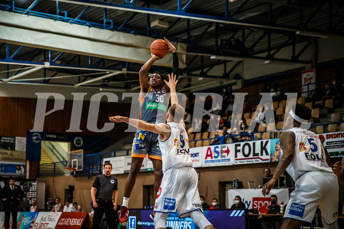 Basketball, bet-at-home Basketball Superliga 2021/22, Grunddurchgang Runde 16, Oberwart Gunners, Klosterneuburg Dukes, James Murray-Boyles (30)