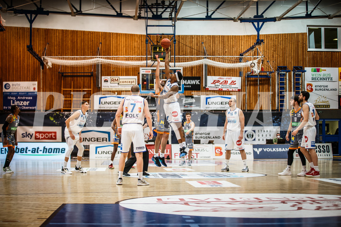 Basketball, bet-at-home Basketball Superliga 2021/22, Grunddurchgang Runde 16, Oberwart Gunners, Klosterneuburg Dukes, Rob Howard (5)