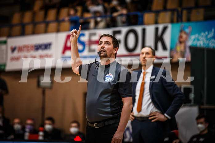 Basketball, bet-at-home Basketball Superliga 2021/22, Grunddurchgang Runde 16, Oberwart Gunners, Klosterneuburg Dukes, Referee