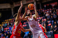 Basketball, Win2Day Superliga 2024/25, Grunddurchgang 13.Runde, BC Vienna, Traiskirchen Lions, Noah Oguamalam (20), Ivan Gavrilovic (23)