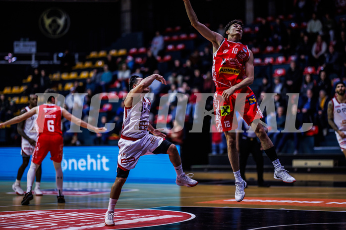 Basketball, Win2Day Superliga 2024/25, Grunddurchgang 13.Runde, BC Vienna, Traiskirchen Lions, Mustafa Hassan Zadeh (5), Nils Kühteubl (12)