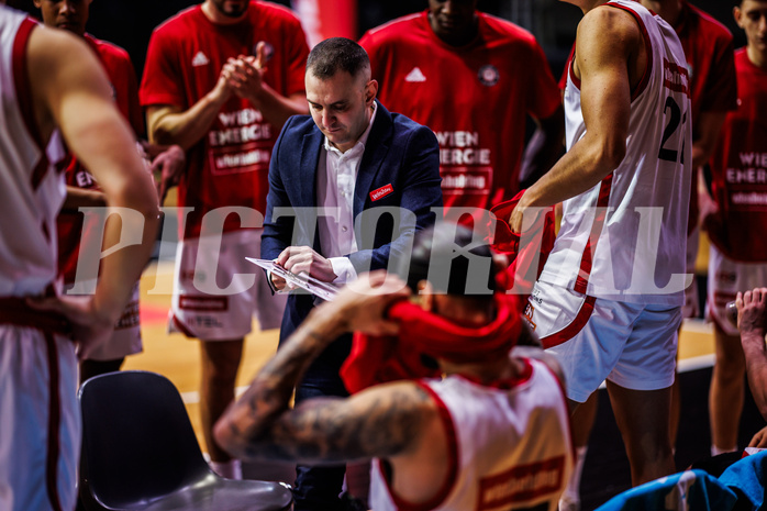 Basketball, Win2Day Superliga 2024/25, Grunddurchgang 13.Runde, BC Vienna, Traiskirchen Lions, Hrvoje Radanovic (Head. Coach)