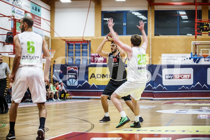 Basketball, Basketball Zweite Liga, Grunddurchgang 7.Runde, Basket Flames, Mistelbach Mustangs, Marinko Nakic (15)