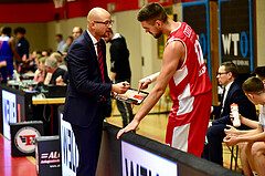 Basketball Superliga 2019/20, Grunddurchgang 8.Runde Flyers Wels vs. Kapfenberg, Sebastian Waser (Head Coach), Benjamin Blazevic (12)



