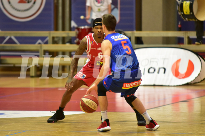 Basketball Superliga 2019/20, Grunddurchgang 8.Runde Flyers Wels vs. Kapfenberg, Derek Jackson (6),Bogic Vujosevic (5)


