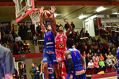 Basketball Superliga 2019/20, Grunddurchgang 8.Runde Flyers Wels vs. Kapfenberg, Derek Jackson (6) vs Jeremy Jones (10)

