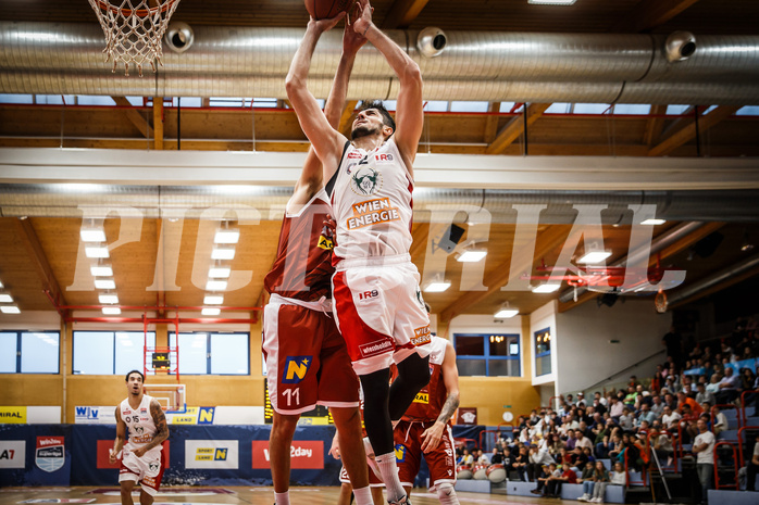 Basketball, win2day Basketball Superliga 2022/23, Grunddurchgang 1.Runde, Traiskirchen Lions, BC GGMT Vienna, Fahrudin Manjgafic (2)